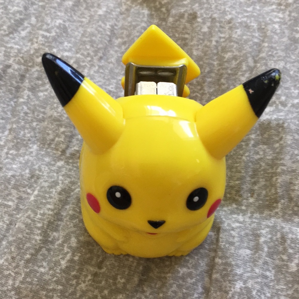 🐥 POKÉMON Pikachu mini stapler